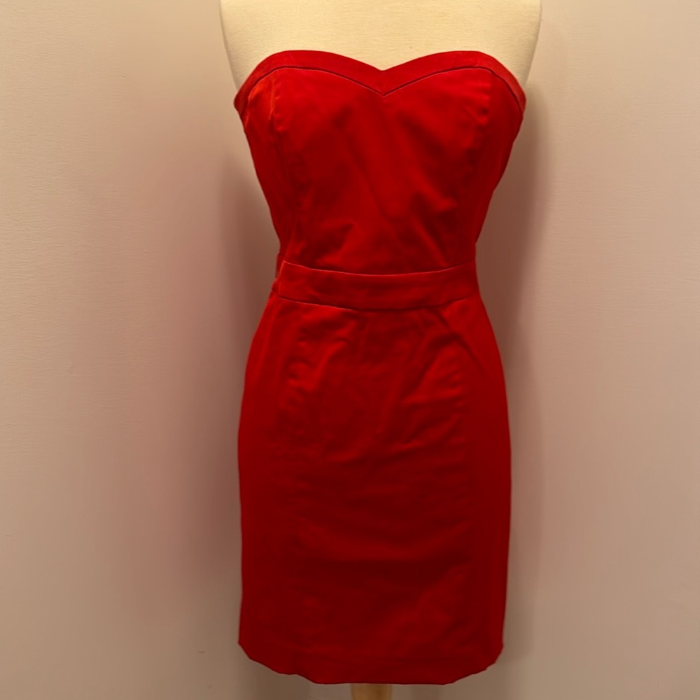 Beautiful HM dress size US 12 on color red. Has some stretch